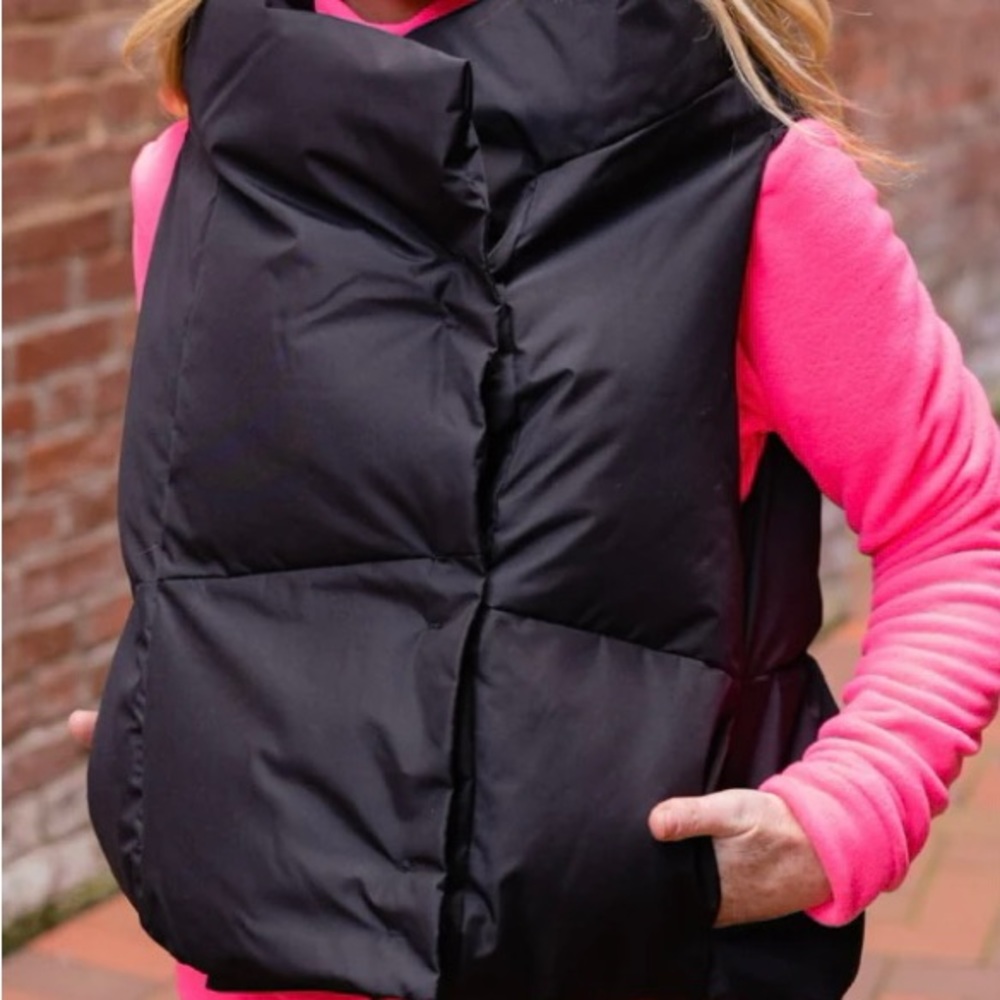 NWT Black Waterproof Pretty Rugged Puffer Vest M L M/L New Shark Tank designer